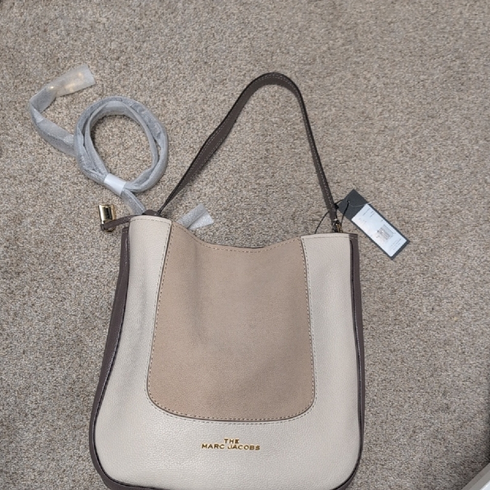 Marc Jacobs Cream Tan And Gray Hobo Style Shoulder Bag